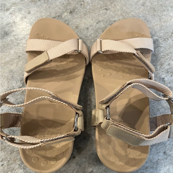 Vionic comfort walking sandals - Picture 4 of 4